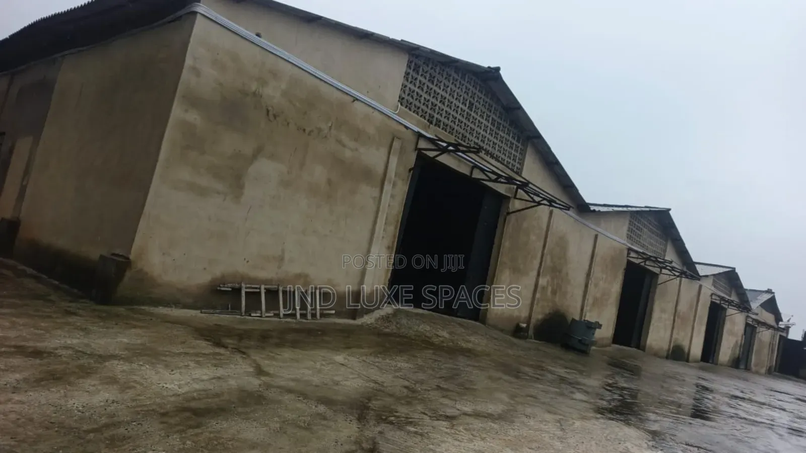 4-Bay Warehouse Available on a Tarred Road. in Ketu-Alapere