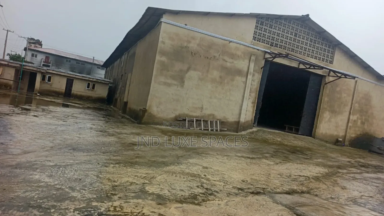 4-Bay Warehouse Available on a Tarred Road. in Ketu-Alapere