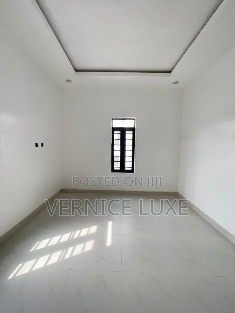 4bdrm Duplex in Ologolo Lekki for sale in Ologolo