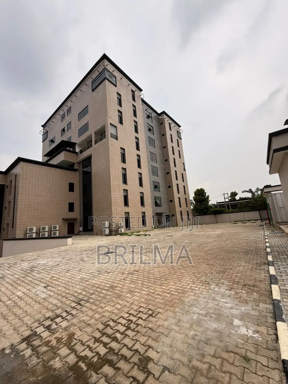 Modern Office Complex in Wuse Zone for Sale in Zone 5 / Wuse