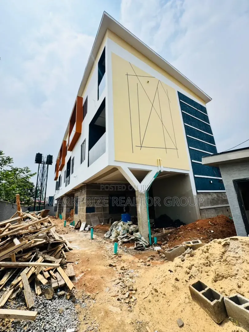 4bdrm Duplex in Ojodu Berger Lagos for sale in Berger