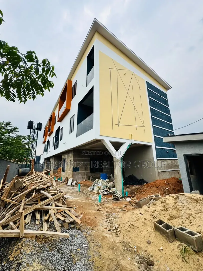 4bdrm Duplex in Ojodu Berger Lagos for sale in Berger
