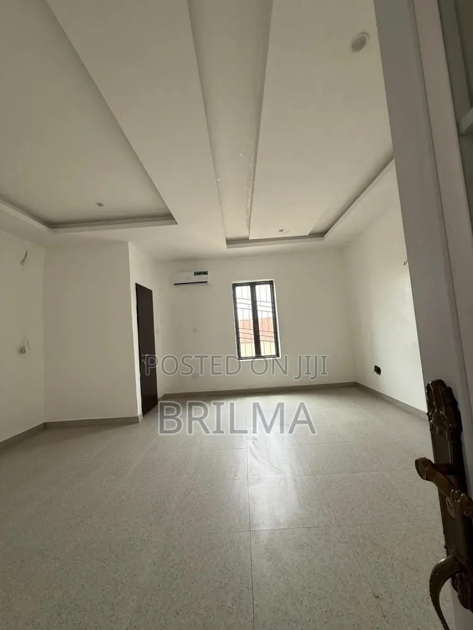 Shop/Office Space in Wuse Zone 5 for Sale in Zone 5 / Wuse