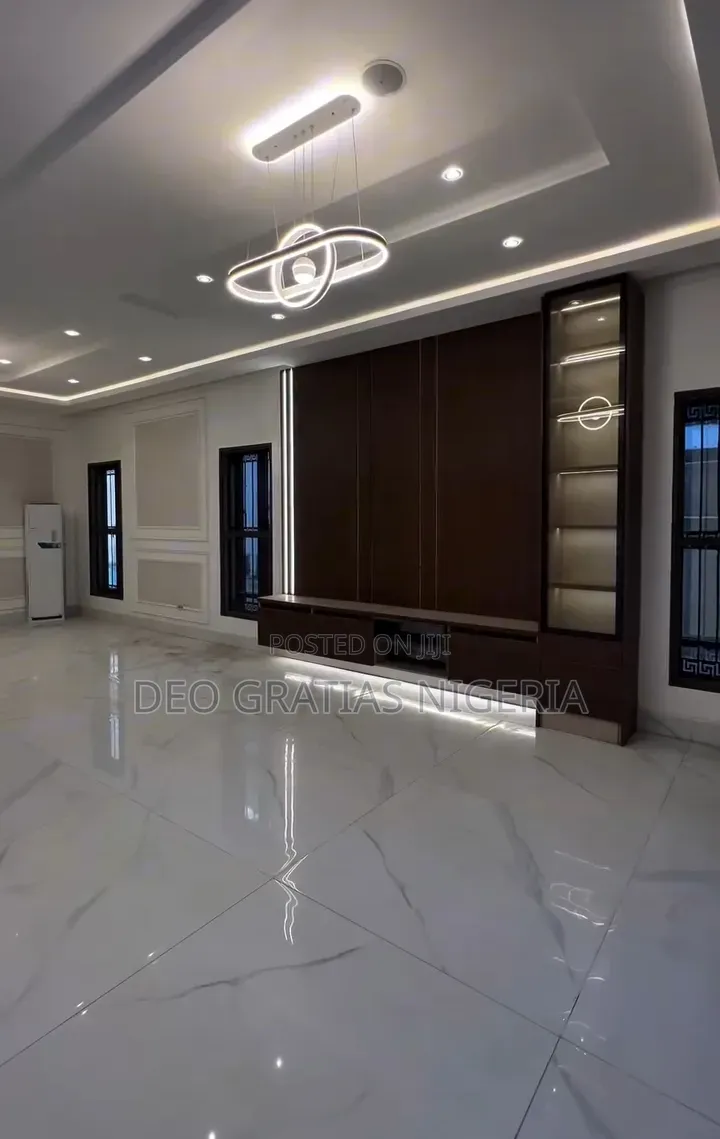 5bdrm Duplex in Mini Estate, Utako for sale in Utako