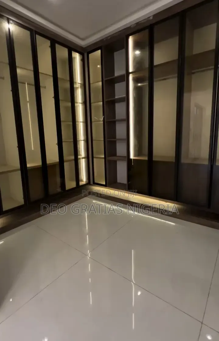 5bdrm Duplex in Mini Estate, Utako for sale in Utako
