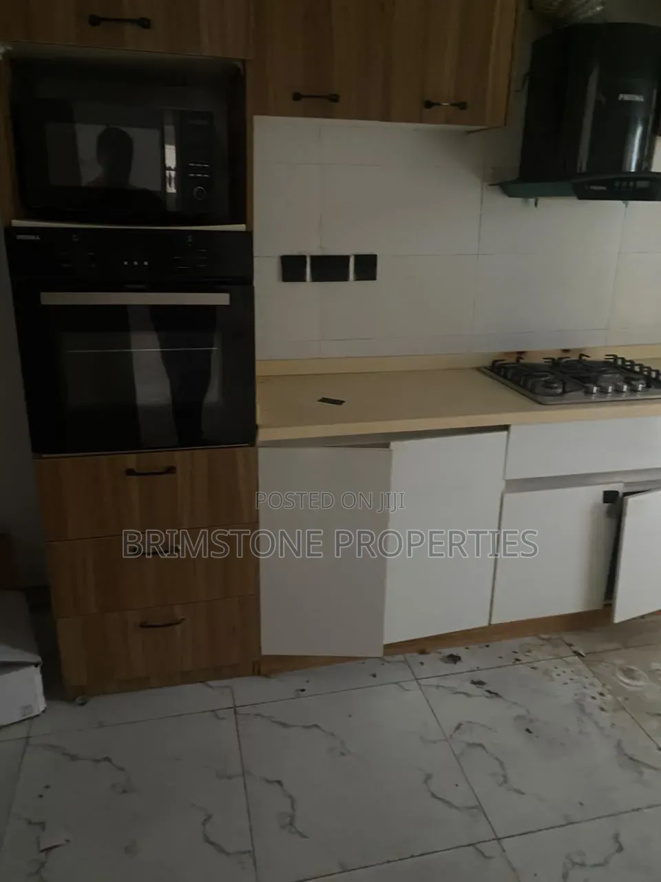 Furnished 3bdrm Duplex in Chevron for rent in Chevron