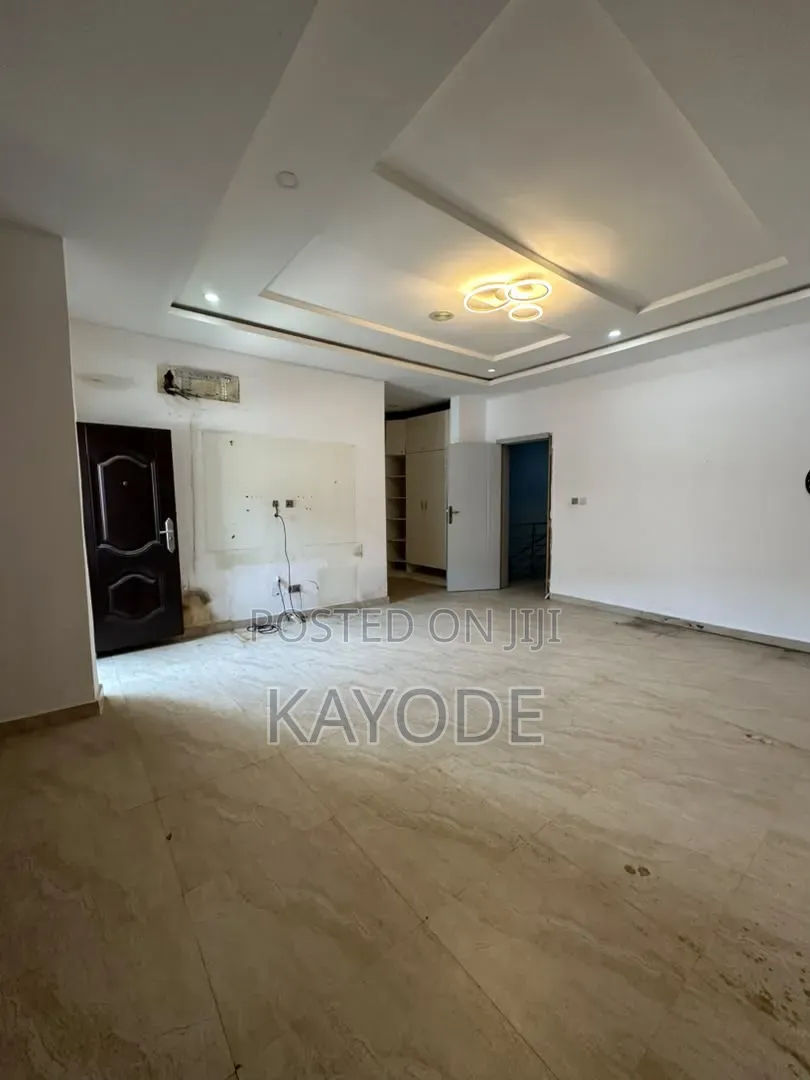 4bdrm Townhouse / Terrace in Alexandra Terraces, Ikate for rent in Ikate