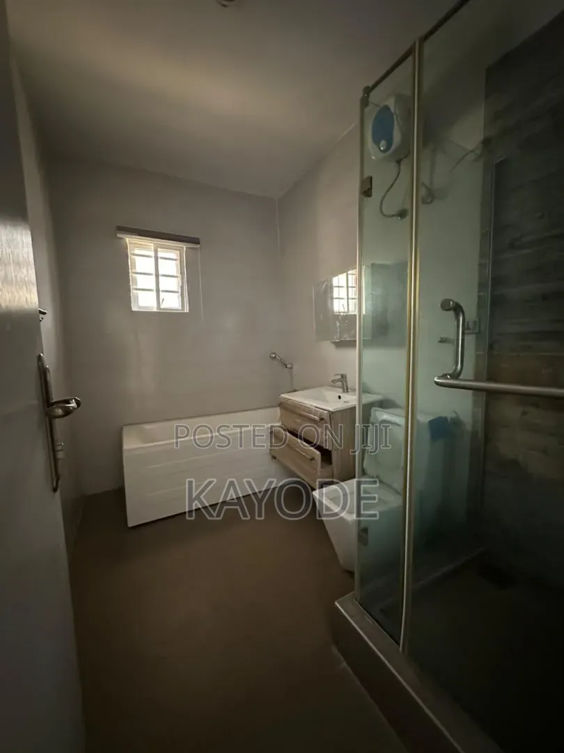 4bdrm Townhouse / Terrace in Alexandra Terraces, Ikate for rent in Ikate