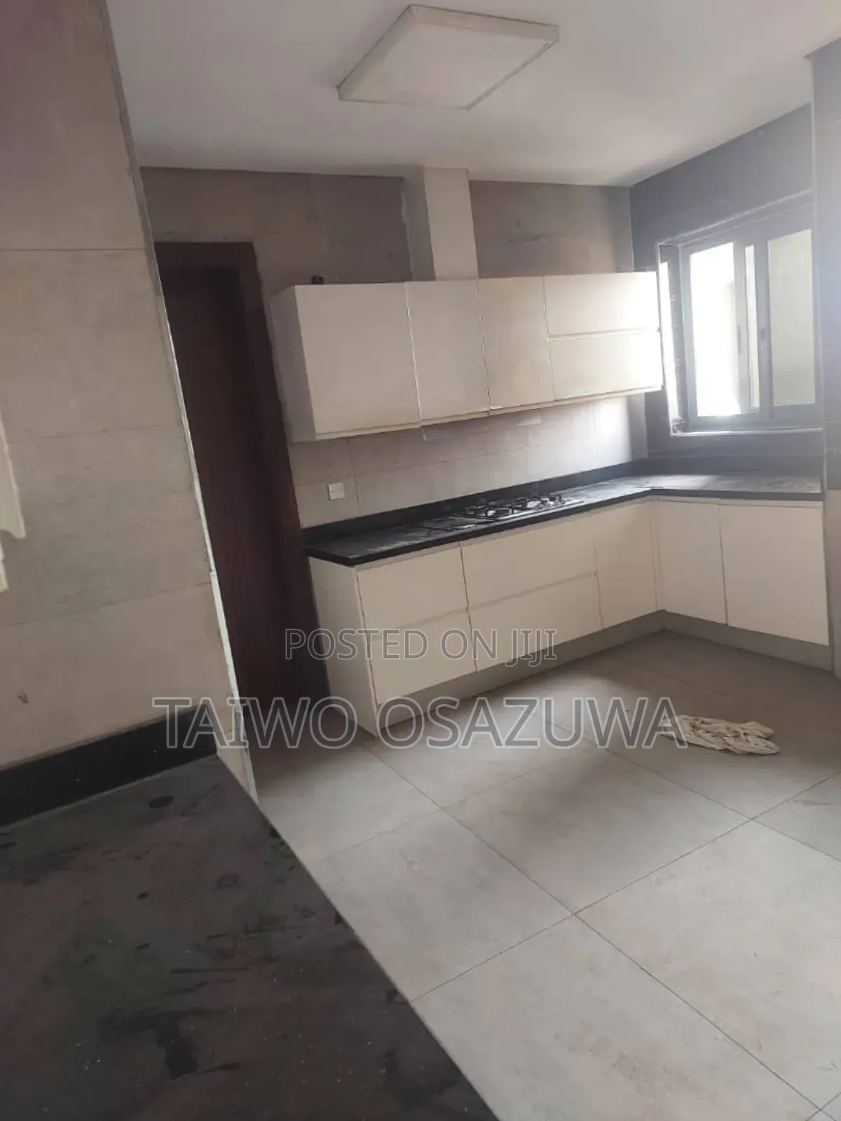 3bdrm Apartment in Admiralty Way, Lekki Phase 1 for rent in Lekki Phase 1