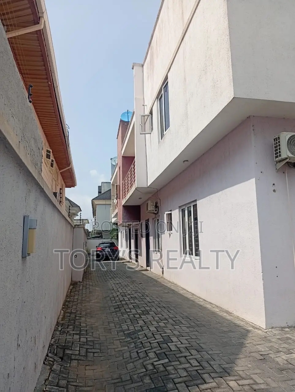 12bdrm Block of Flats in Lekki Phase 1 for sale in Lekki Phase 1
