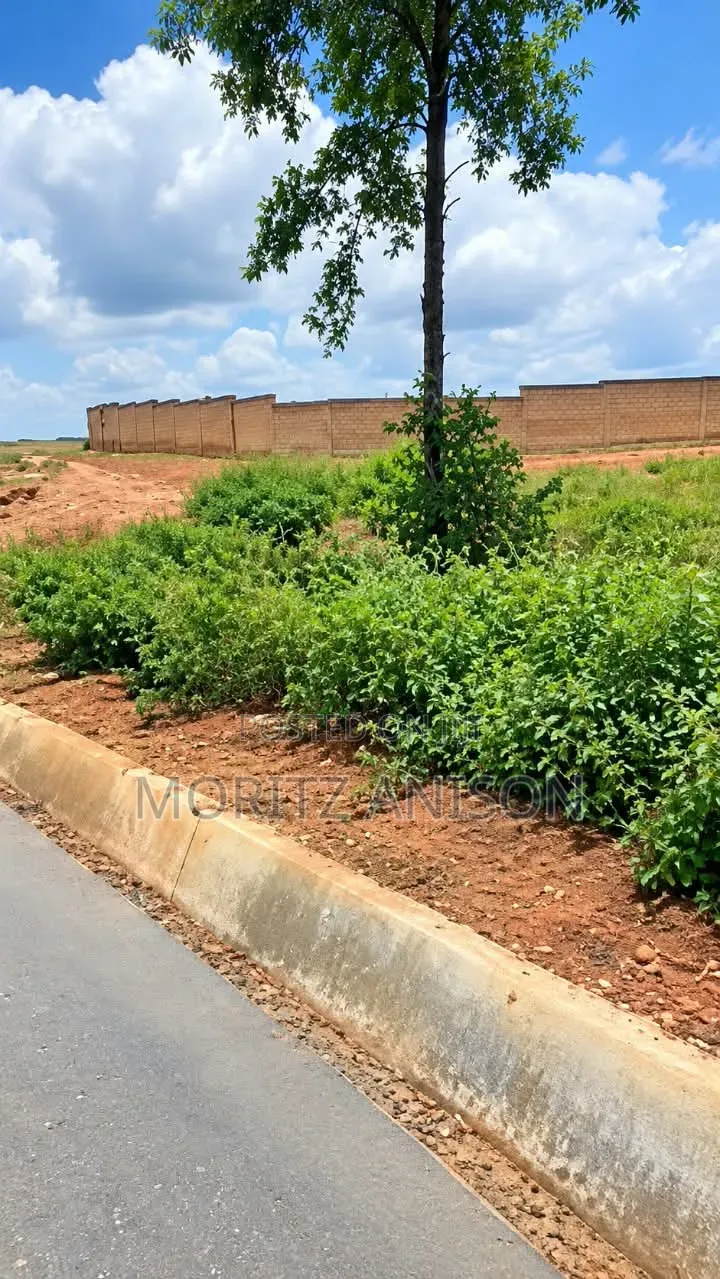 5 Plots of Land for Sale. in Enugu