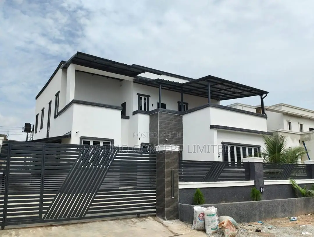 4bdrm Duplex in Lugbe District for sale in Lugbe District