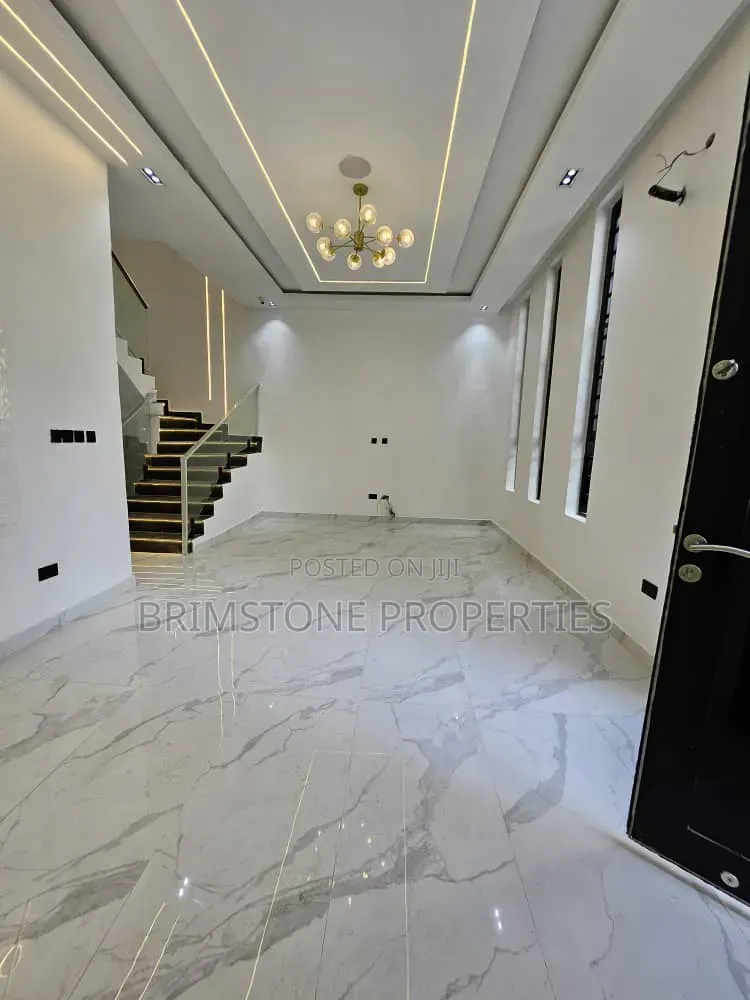 Furnished 4bdrm Duplex in Chevron for rent in Chevron