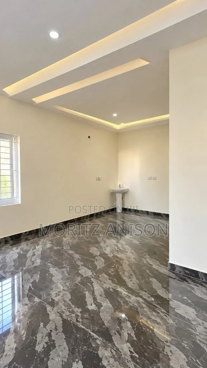 4bdrm Duplex in Off Asadu, Thinker'S, Enugu for rent in Enugu