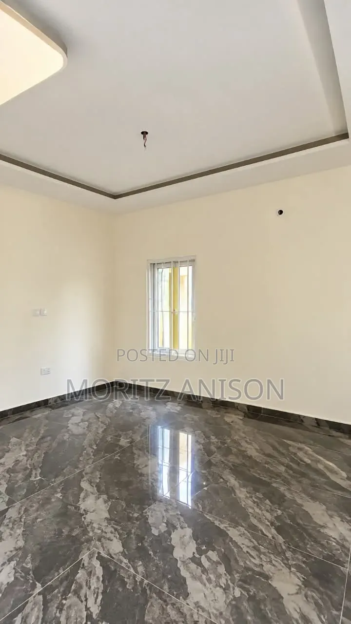 4bdrm Duplex in Off Asadu, Thinker'S, Enugu for rent in Enugu