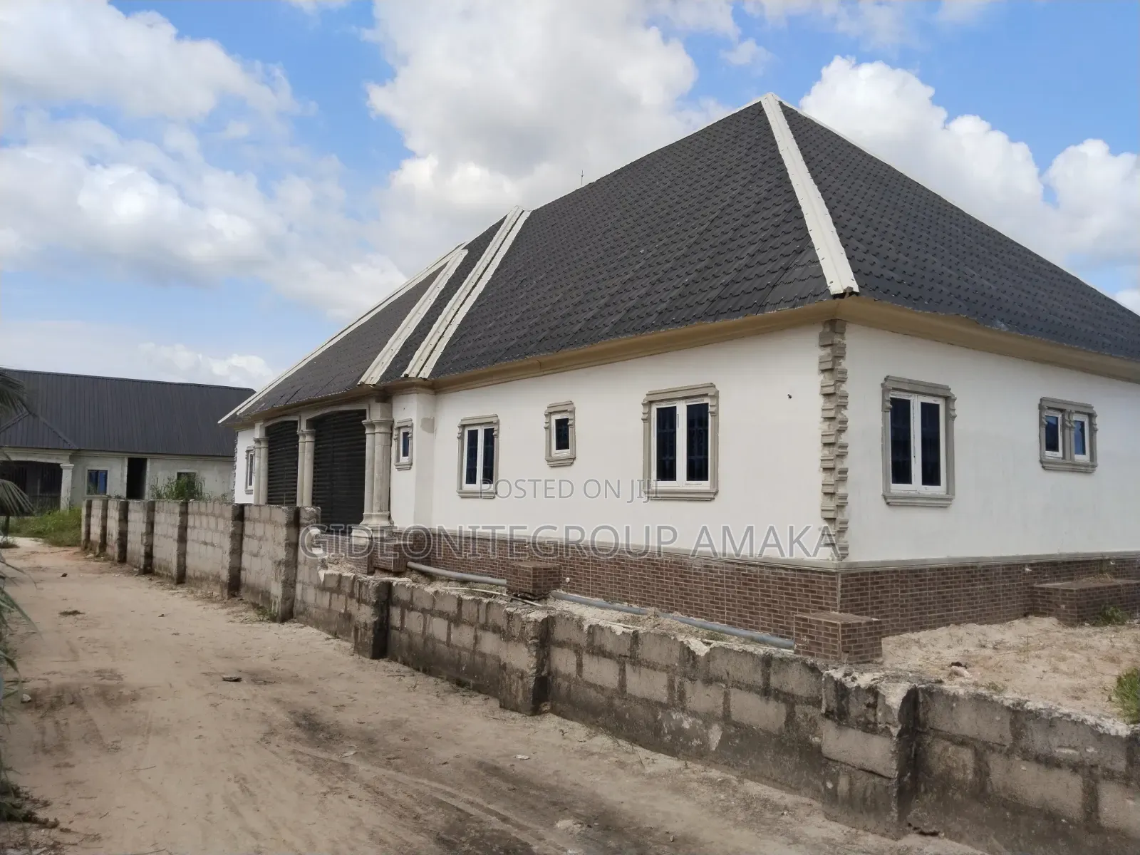 5bdrm Bungalow in Abraka, Ethiope East for sale in Ethiope East