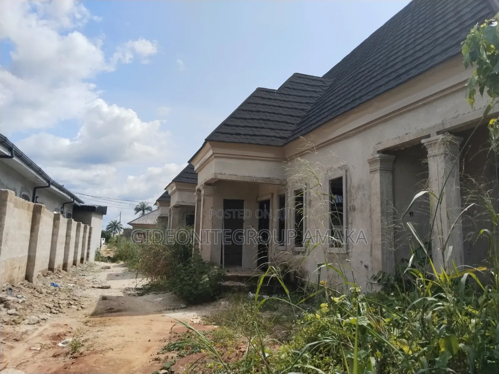 4bdrm Block of Flats in Abraka, Ethiope East for sale in Ethiope East