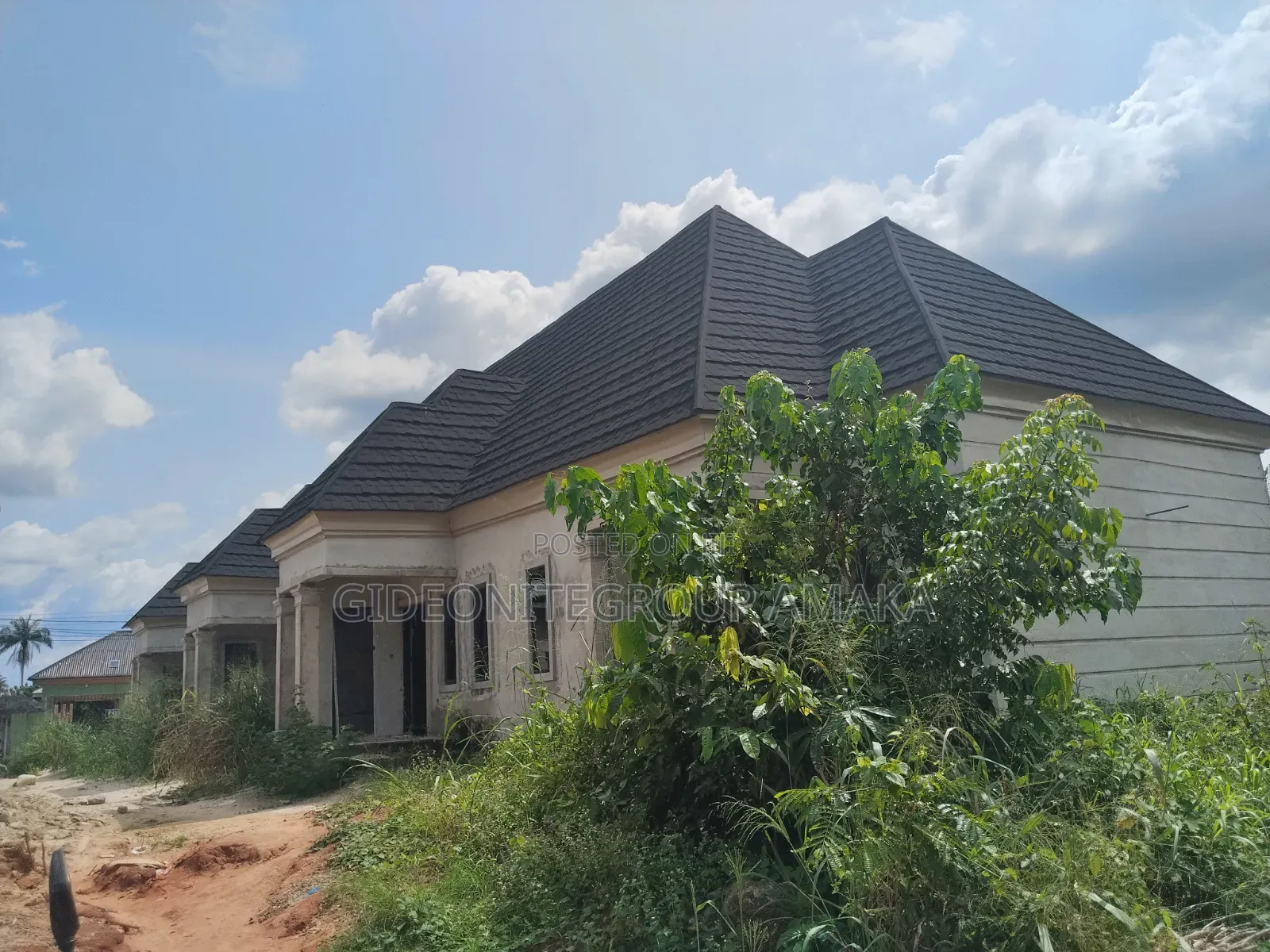 4bdrm Block of Flats in Abraka, Ethiope East for sale in Ethiope East