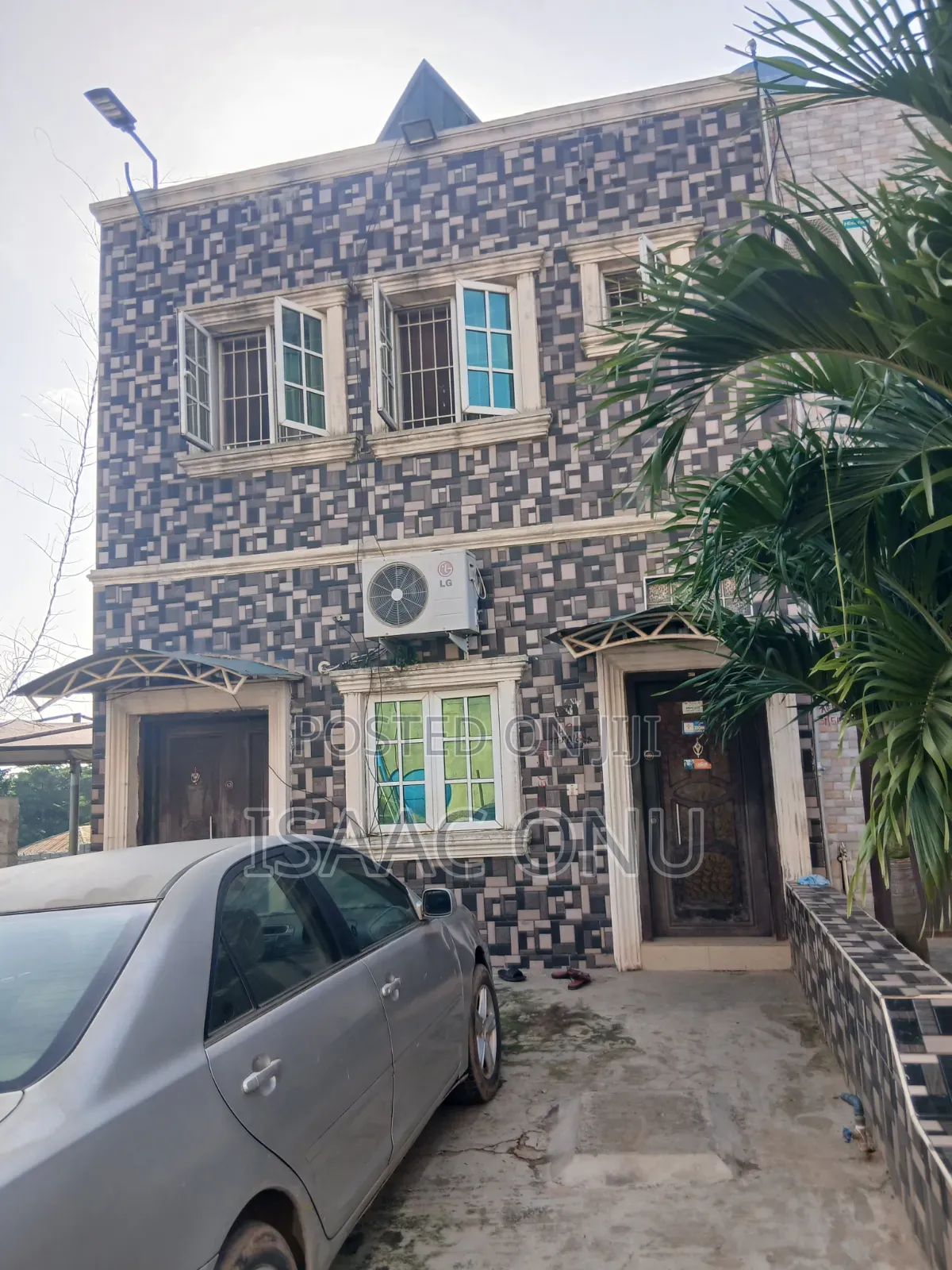 3bdrm Duplex in Apo Mechanic Estate for sale in Apo Resettlement