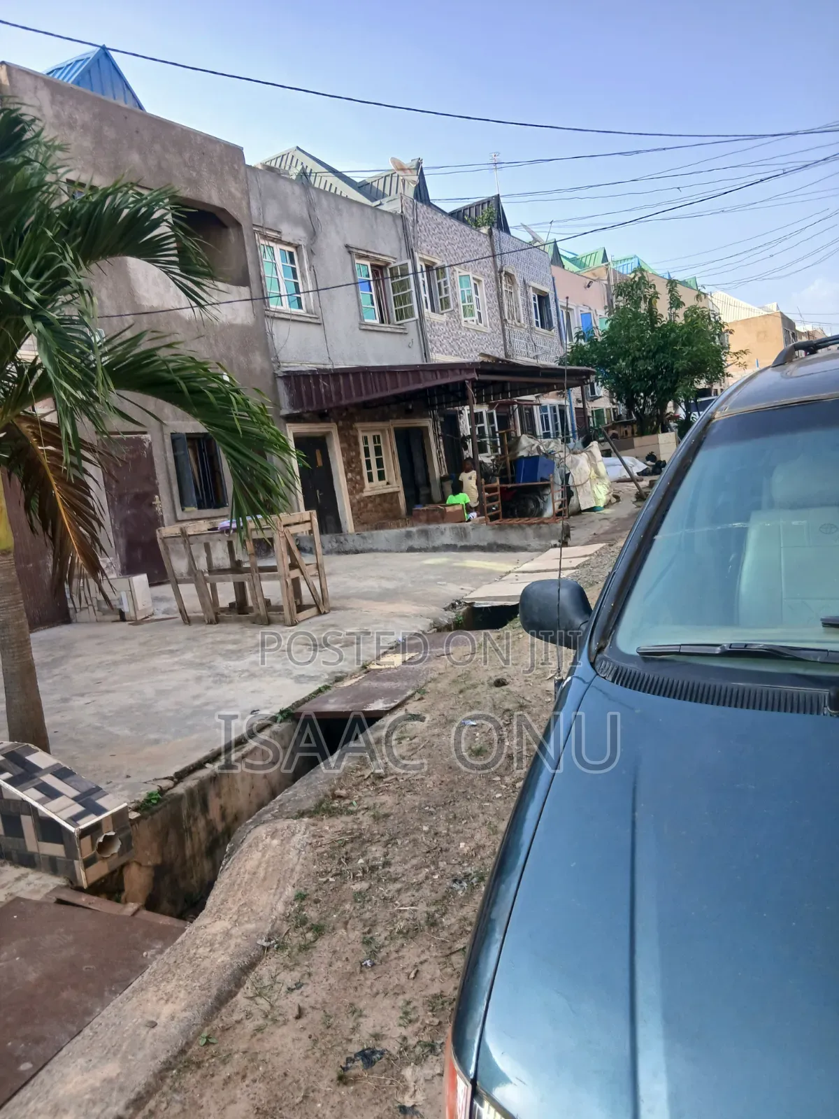 3bdrm Duplex in Apo Mechanic Estate for sale in Apo Resettlement
