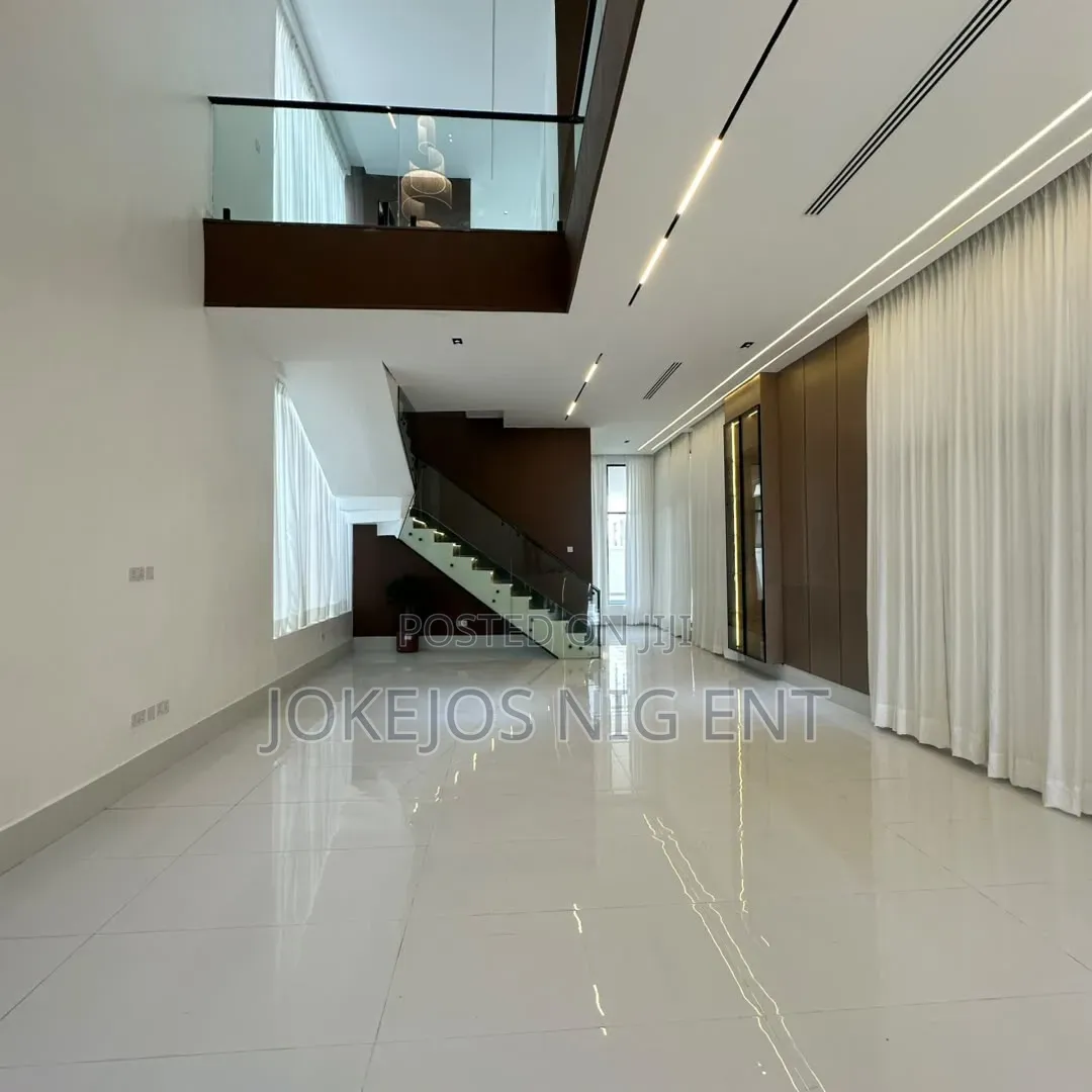 5bdrm Duplex in Orchid Road, Off Lekki-Epe Expressway for sale in Off Lekki-Epe Expressway