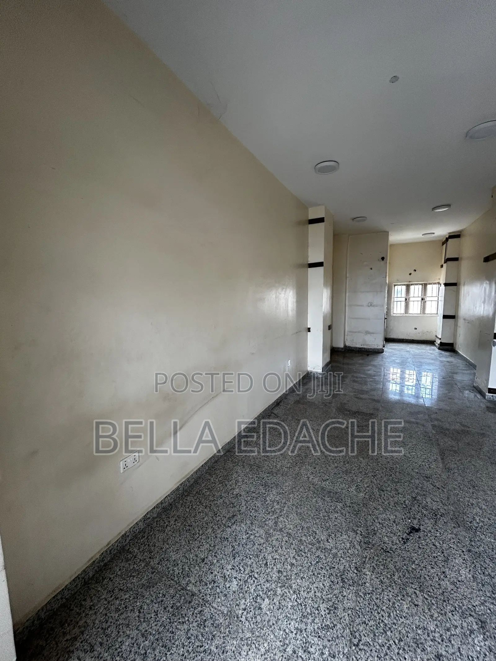 Shop for Rent in Mabushi