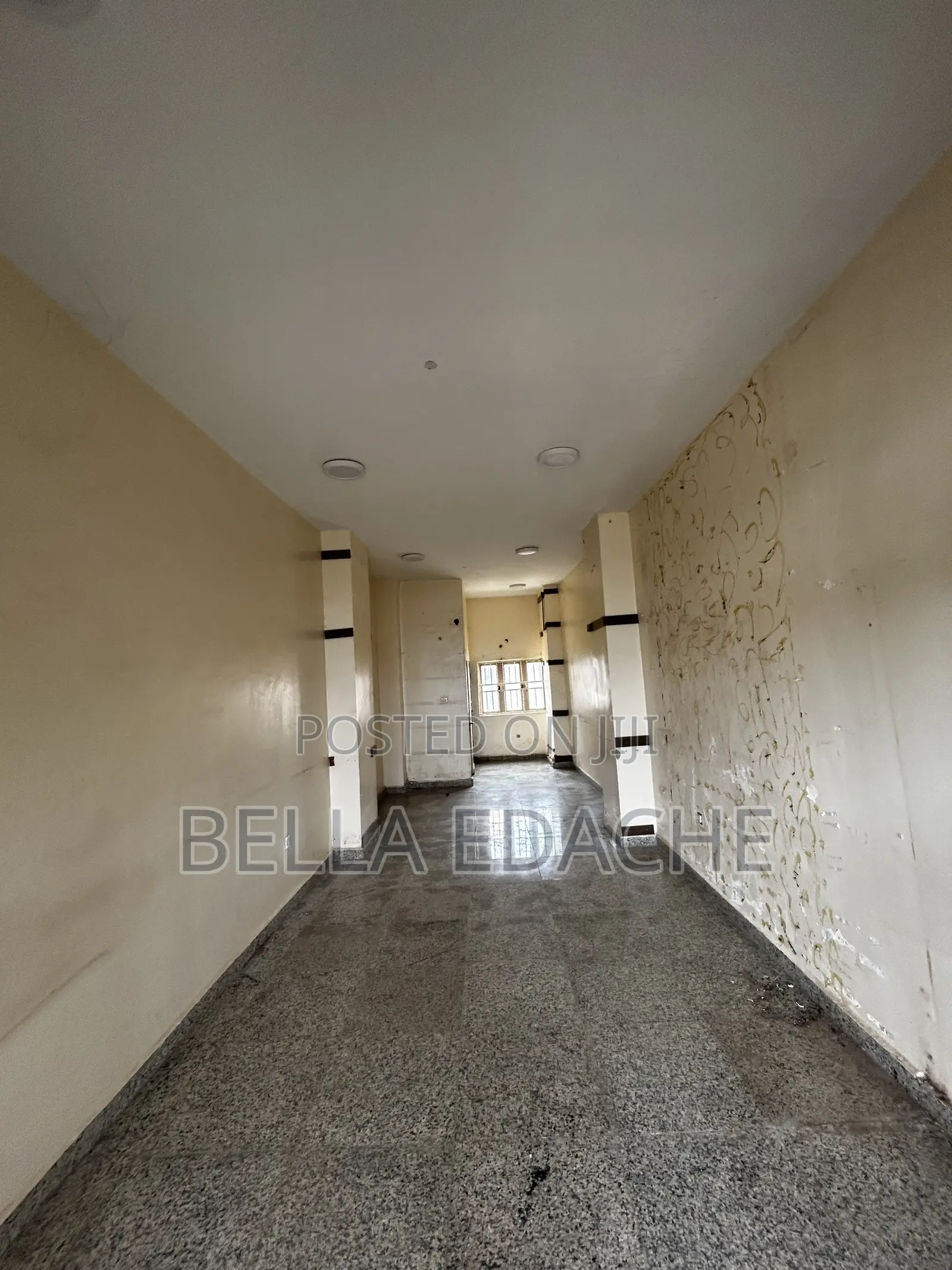 Shop for Rent in Mabushi