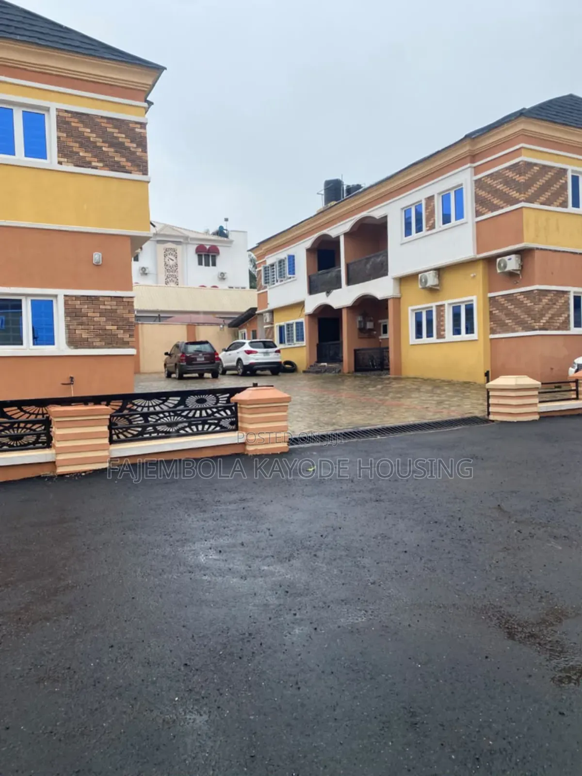 4bdrm Duplex in Whc Building, Jericho for sale in Jericho