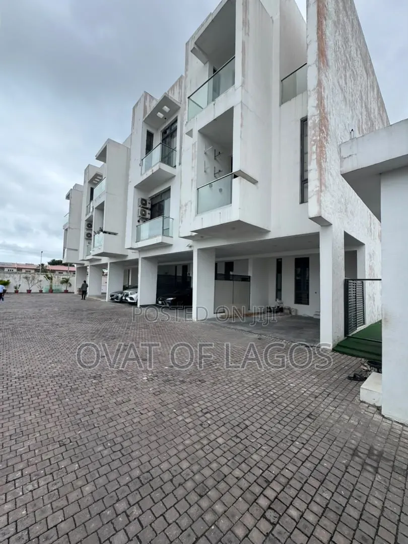 4bdrm Duplex in Lekki Phase 1 for rent in Lekki Phase 1