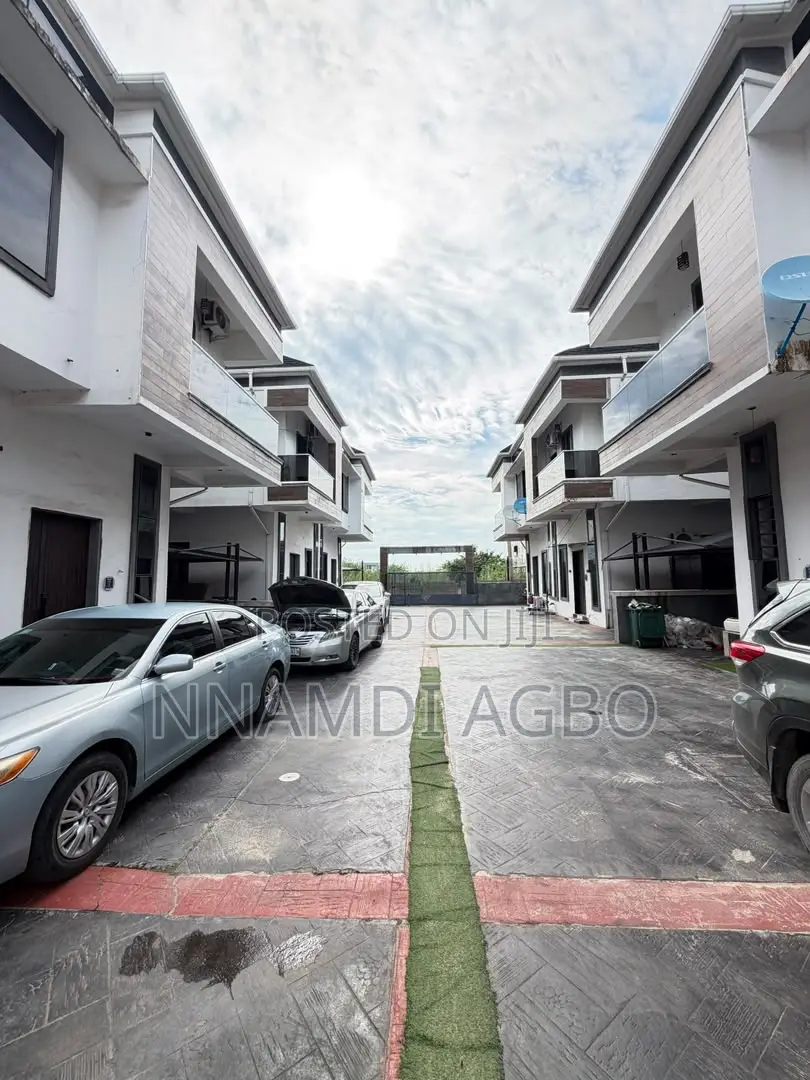 4bdrm Duplex in Lafiaji for rent in Lafiaji