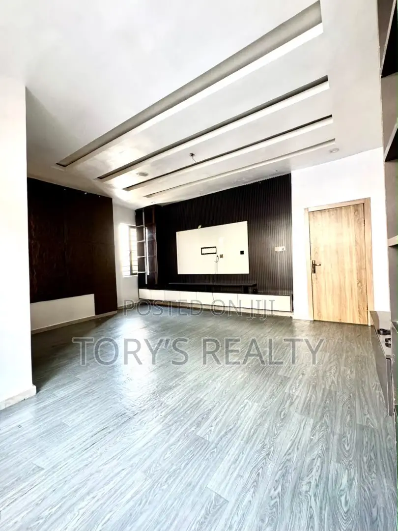 3bdrm Duplex in Lekki Phase 2 for rent in Lekki Phase 2