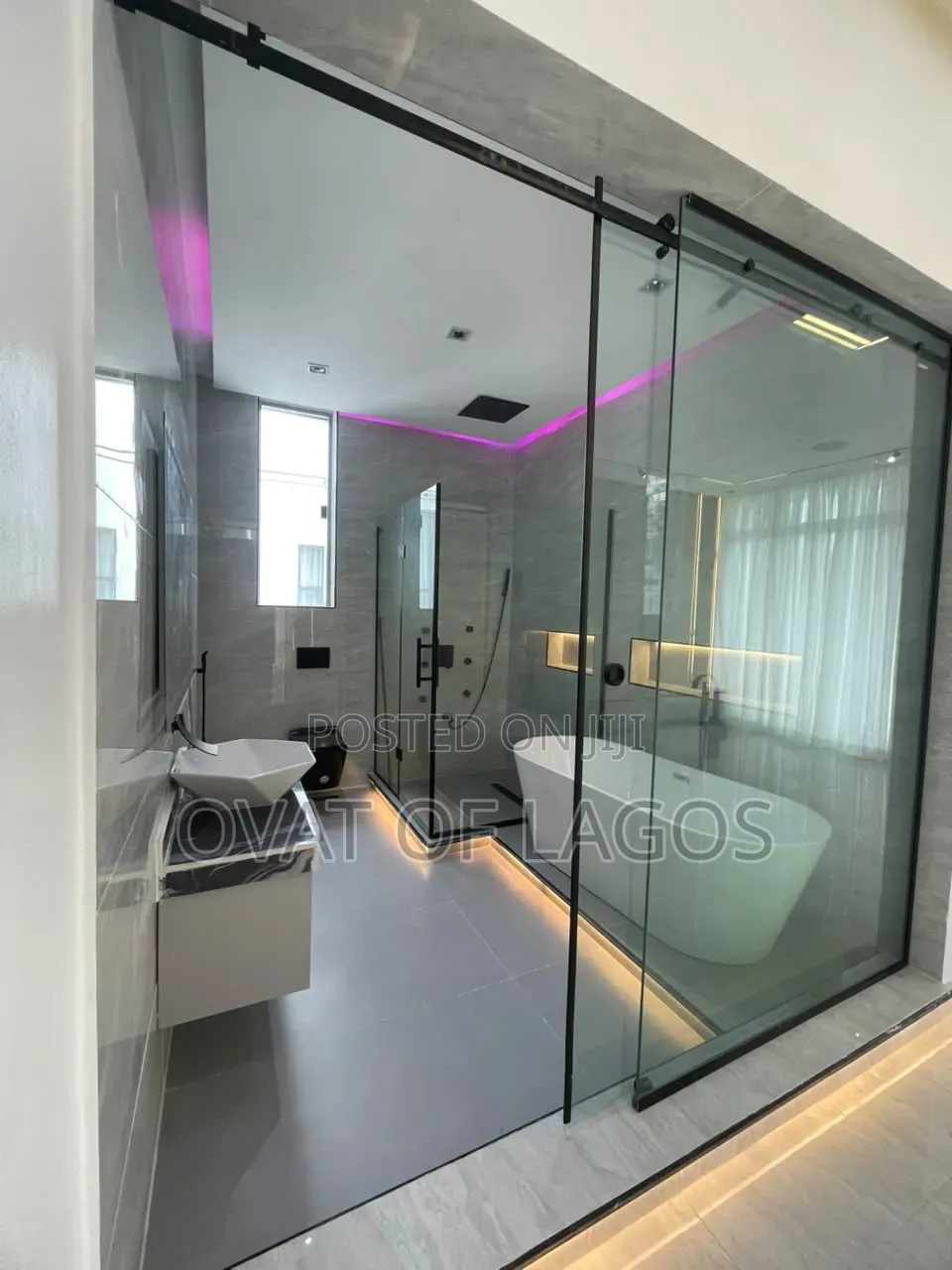 5bdrm Duplex in Osapa london for sale in Osapa london