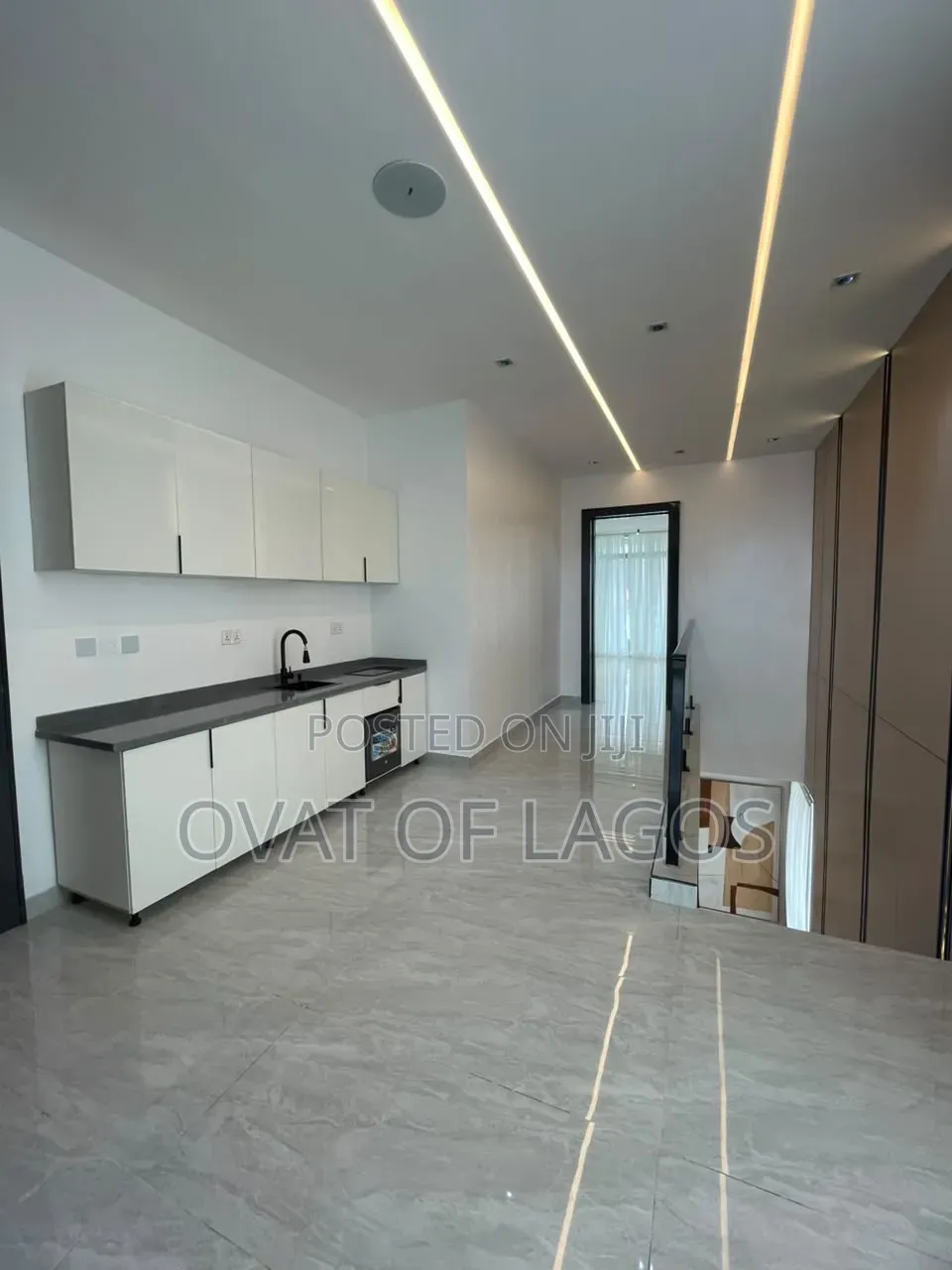 5bdrm Duplex in Osapa london for sale in Osapa london