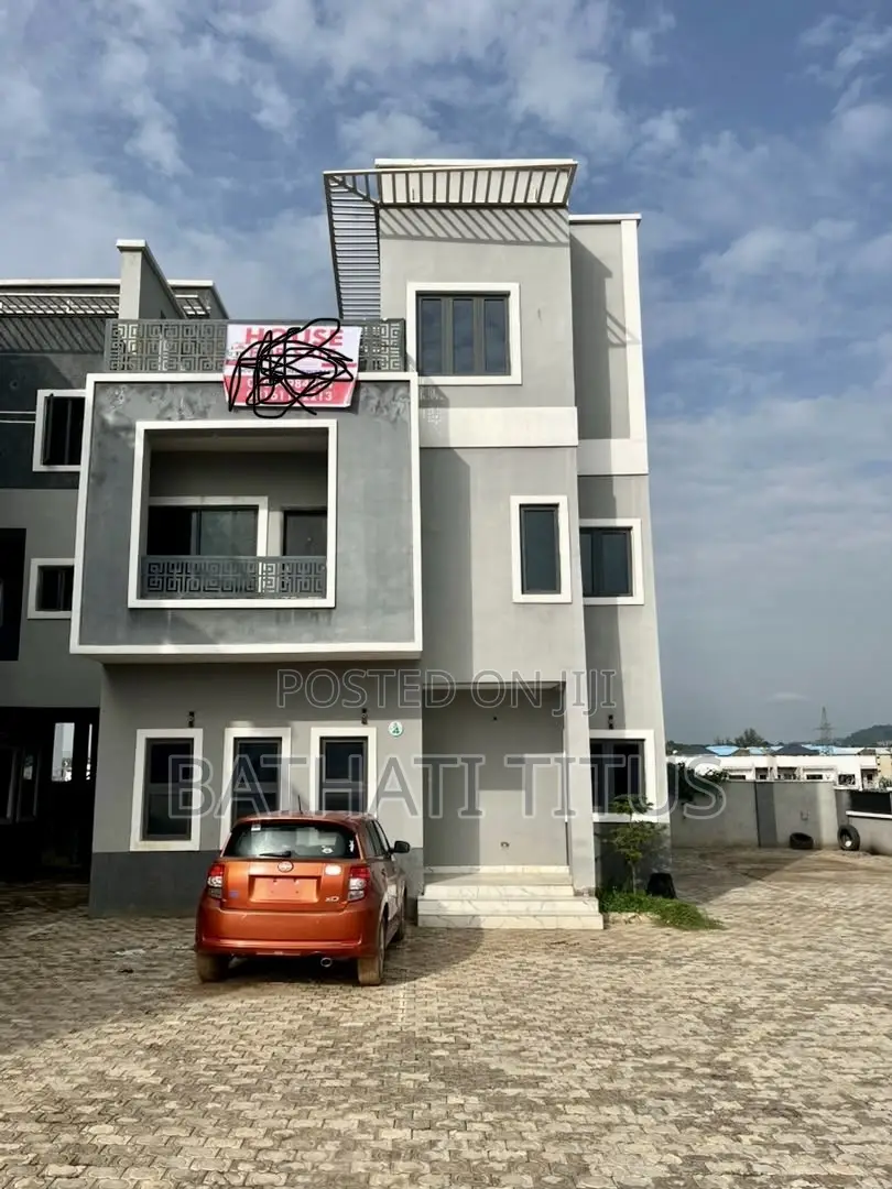 4bdrm Duplex in Kaura for sale in Kaura