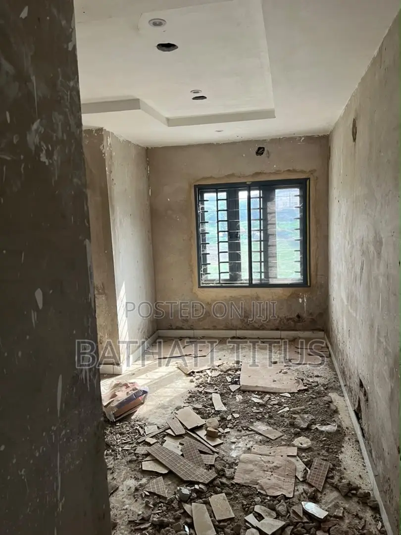 4bdrm Duplex in Kaura for sale in Kaura