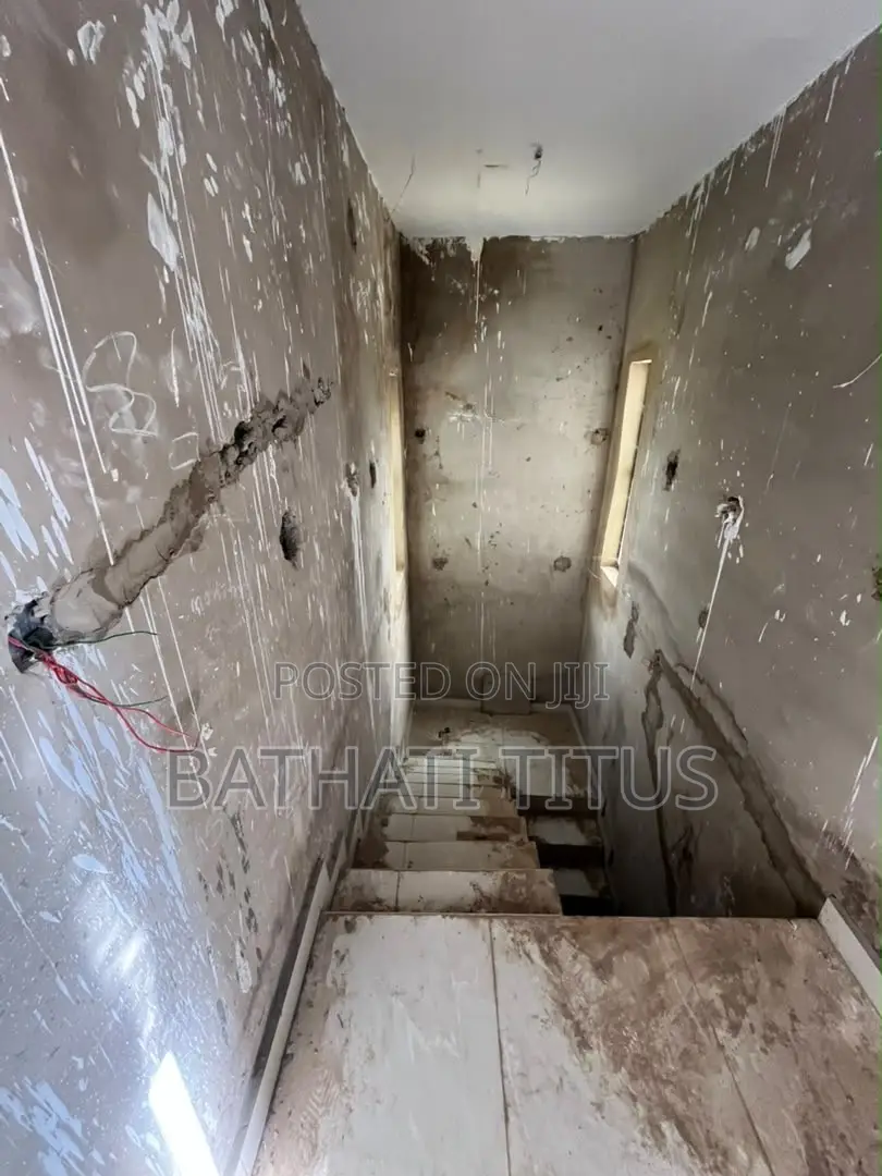 4bdrm Duplex in Kaura for sale in Kaura