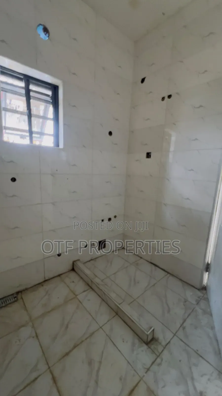 3bdrm Apartment in Ochacho Estate Abuja, Life Camp for sale in Life Camp