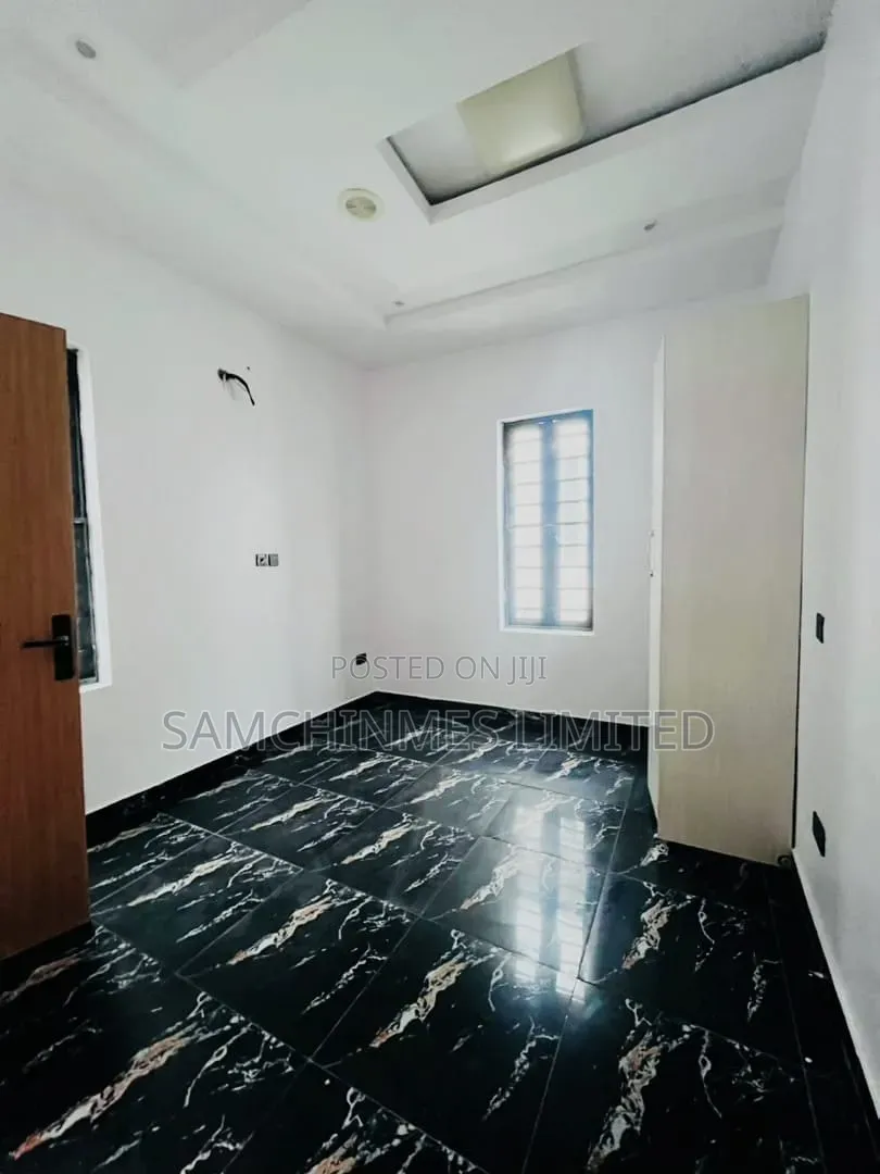 Mini Flat in Ikota for rent in Ikota