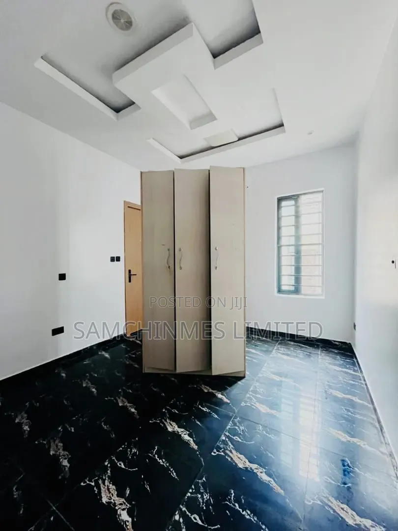 Mini Flat in Ikota for rent in Ikota