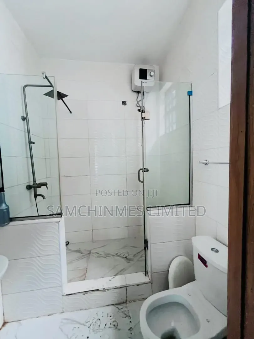 Mini Flat in Ikota for rent in Ikota
