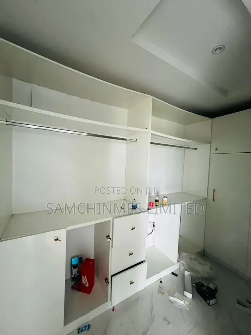 4bdrm Duplex in Ikota for rent in Ikota