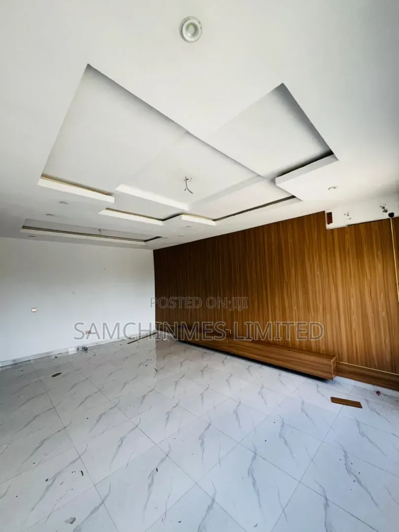 4bdrm Duplex in Ikota for rent in Ikota