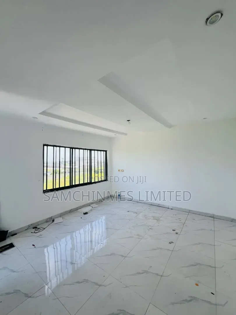 4bdrm Duplex in Ikota for rent in Ikota