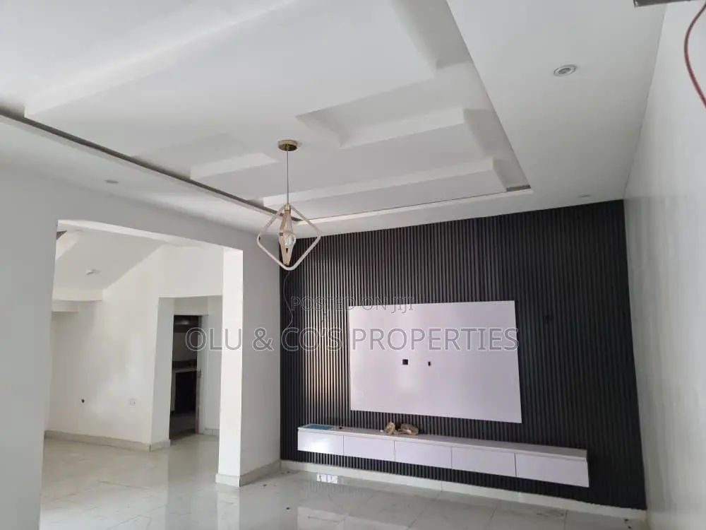 4bdrm Duplex in An Estate Along Von, Lugbe District for rent in Lugbe District