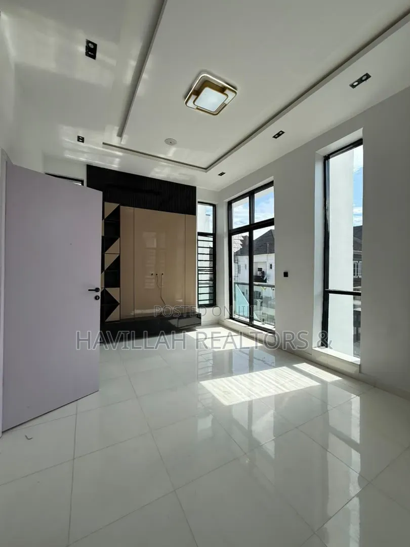4bdrm Duplex in Lekki Phase 1 for sale in Lekki Phase 1