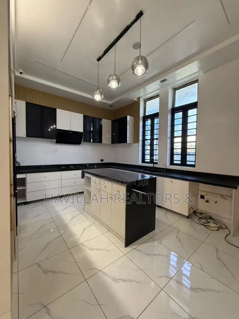 5bdrm Duplex in VGC / Ajah for sale in VGC / Ajah