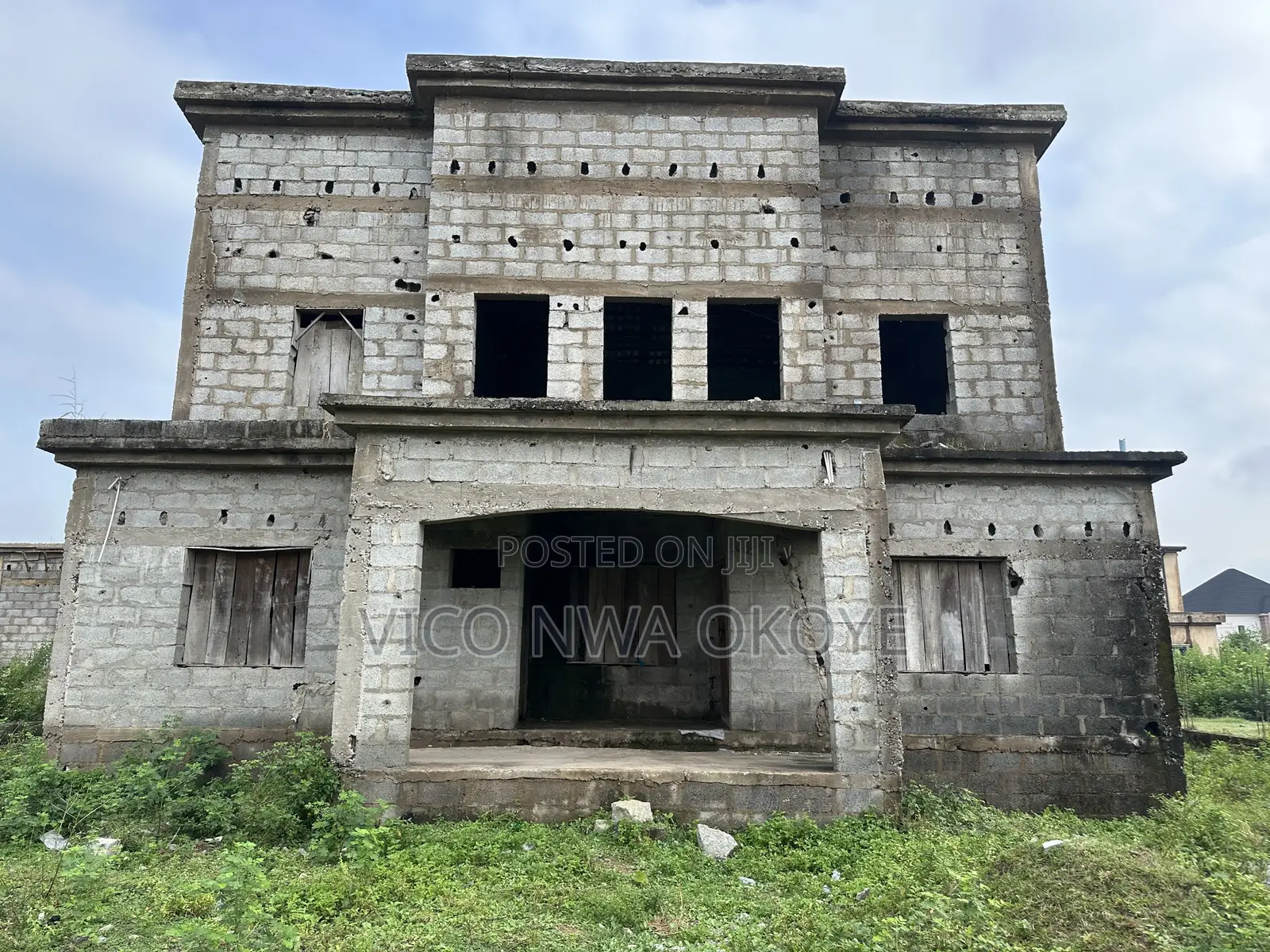 4bdrm Duplex in Seman Estate, Lugbe District for sale in Lugbe District