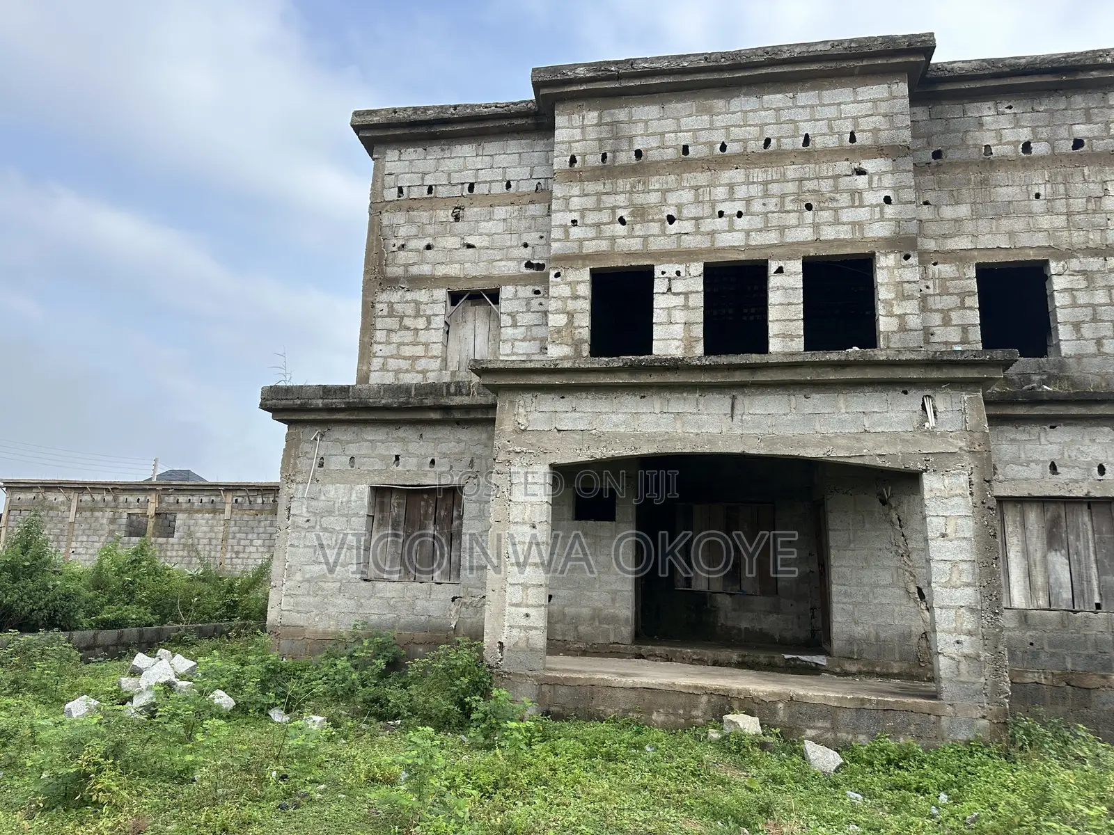 4bdrm Duplex in Seman Estate, Lugbe District for sale in Lugbe District