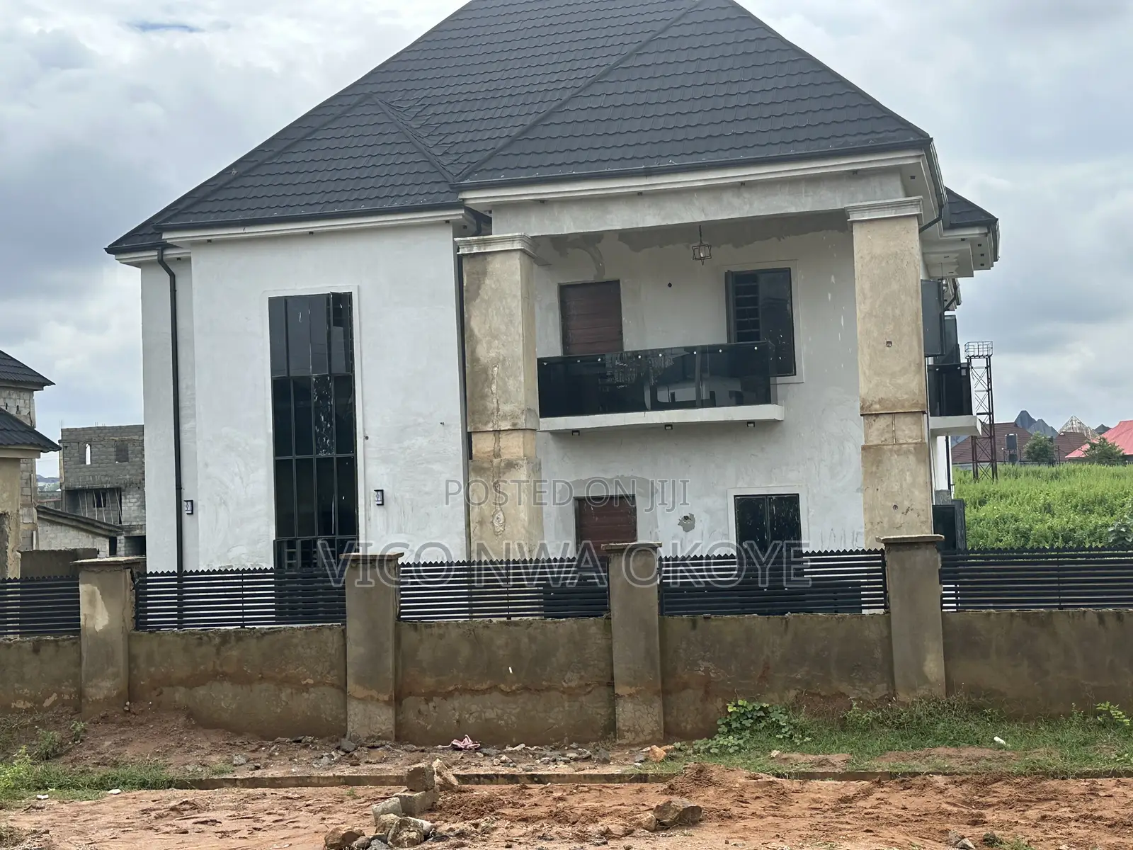 6bdrm Duplex in Seman Estate, Lugbe District for sale in Lugbe District