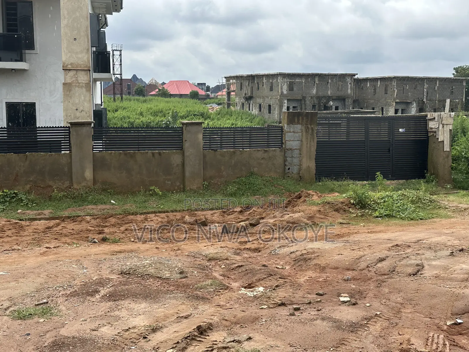 6bdrm Duplex in Seman Estate, Lugbe District for sale in Lugbe District